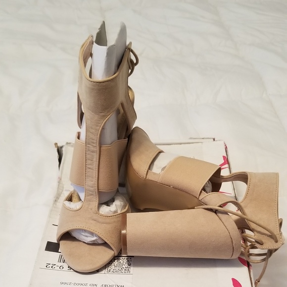 Nude chunky heel sandals - Picture 6 of 7